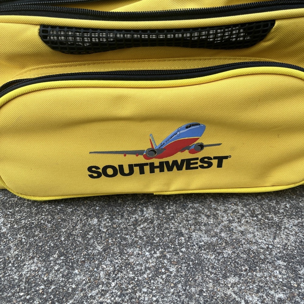 Southwest Airline Approved Pet carrier Large 18 X 13.5 X 10 Vented & Expandable - Picture 3 of 10